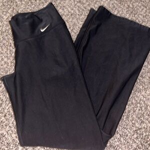 🦋3/$30🦋Nike Black Flare Leggings (Yoga Pants)